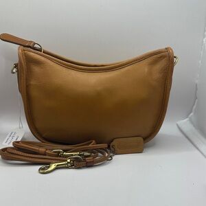 Vintage Coach Swinger Crossbody Bag in Honey, size Small